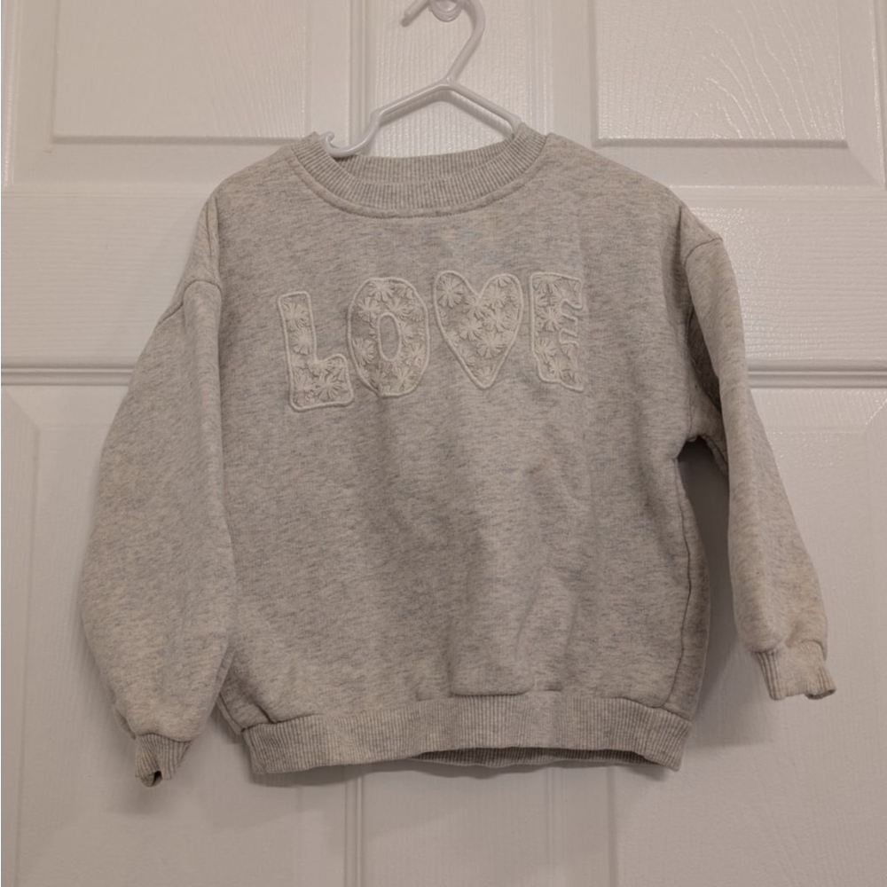 Girls ZARA Gray Love Embroidered Sweatshirt crewneck 4T